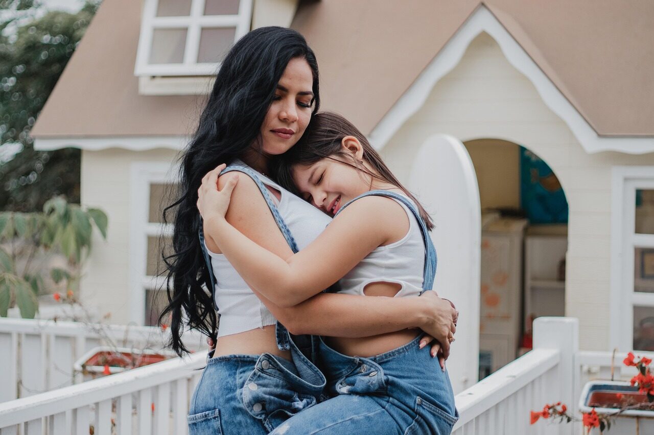 descubre cómo los intj navegan en sus relaciones amorosas, sus expectativas, sus desafíos y sus estrategias únicas para establecer conexiones profundas. explora la dinámica del amor según el tipo de personalidad intj y aprende a comprender mejor sus emociones y necesidades.