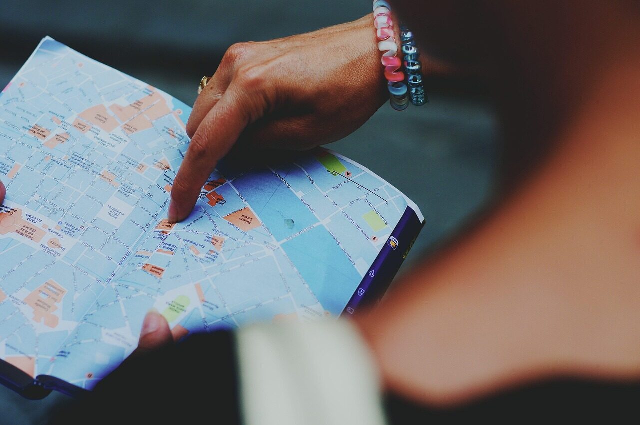 discover the shadow functions of the INTP in this comprehensive and in-depth guide. explore how these hidden aspects influence the personality, behaviors, and interactions of INTPs, while offering strategies for harmonious personal development.
