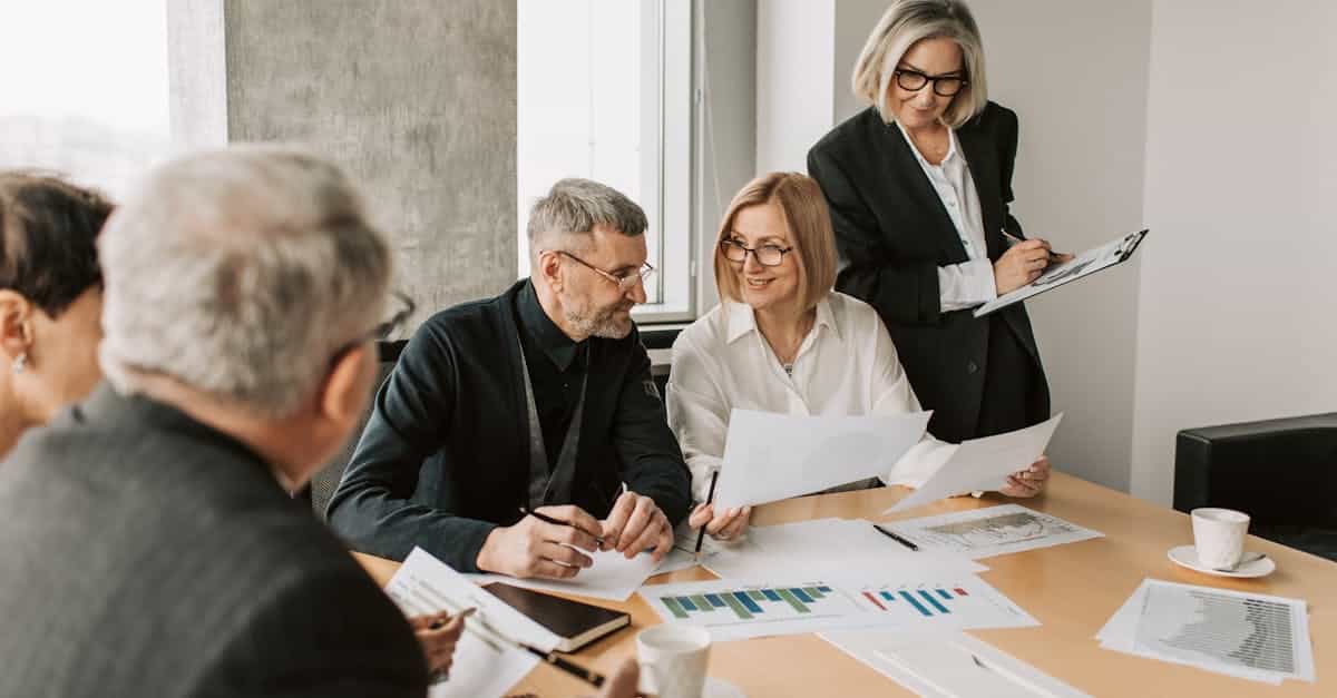 Entdecken Sie, wie transformationales Leadership Teams inspiriert und motiviert, neue Höhen zu erreichen. Lernen Sie die Schlüssel kennen, um ein Führer zu werden, der Herausforderungen in Chancen umwandelt und gleichzeitig ein Umfeld von Innovation und Zusammenarbeit fördert.
