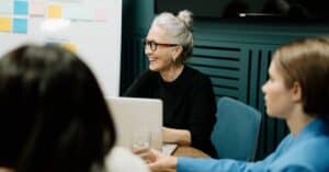 découvrez les stratégies essentielles pour une gestion de carrière réussie. apprenez à planifier votre avenir professionnel, à développer vos compétences et à atteindre vos objectifs de carrière efficacement.