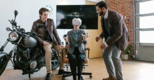 découvrez le leadership transformationnel, une approche charismatique qui inspire les équipes à exceller et à innover. apprenez comment ce style de gestion favorise une culture d'engagement et de changement positif au sein des organisations.