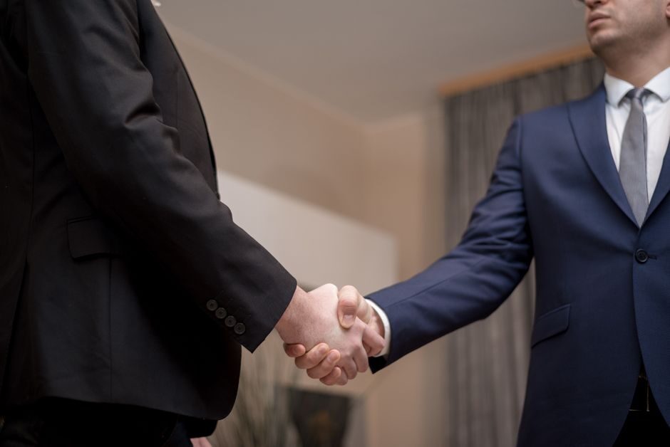 découvrez si l’alliance entre entj et infp peut mener à une relation harmonieuse ou si leurs différences de personnalité créent des obstacles insurmontables. analyse des points forts, défis et perspectives de ce duo atypique !